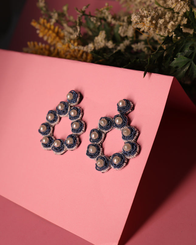 Pearls bloom hoop