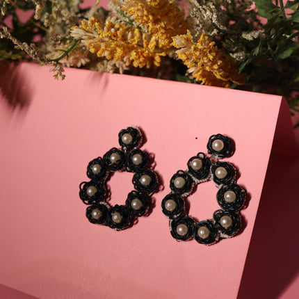 Pearl bloom hoops