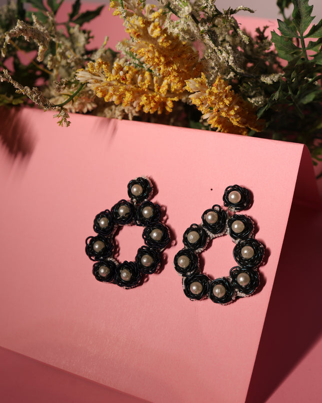 Pearl bloom hoops