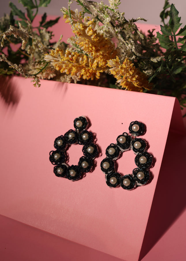 Pearl bloom hoops